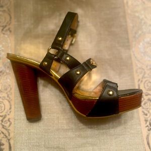 Michael Kors Dawn Platform Heels Black and Gold Size 7